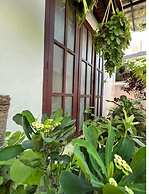 Reds Residency - Homestay