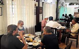 Reds Residency - Homestay