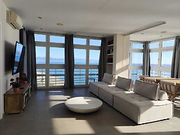 Apartamentos La Roca Rentals