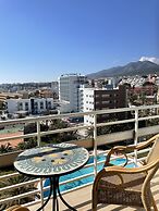 Apartamentos La Roca Rentals