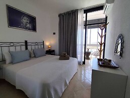 Apartamentos La Roca Rentals
