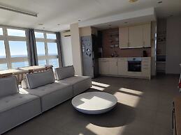 Apartamentos La Roca Rentals