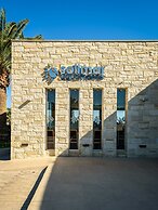 Solimar Aquamarine Resort