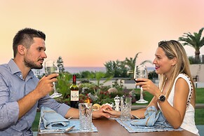 Solimar Aquamarine Resort