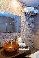 Solimar Aquamarine Resort