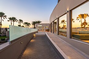 Solimar Aquamarine Resort