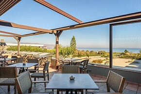 Solimar Aquamarine Resort