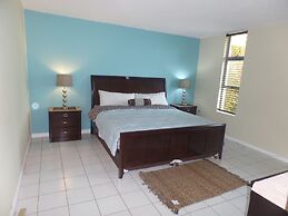 Skyclub Beach Suite at Mobay Club