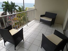 Skyclub Beach Suite at Mobay Club