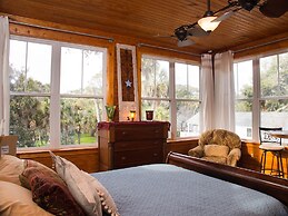 Beachside Boutique Inn