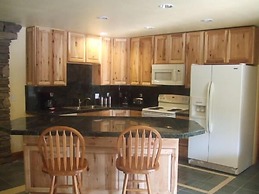 Twin Peaks Lodge and RV Park