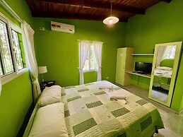 Rainforest Hotel & Cabañas