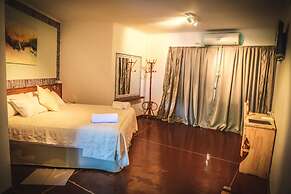 Rainforest Hotel & Cabañas