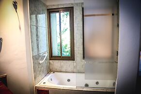 Rainforest Hotel & Cabañas