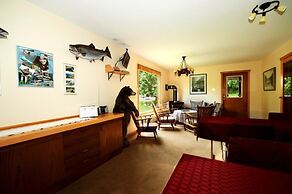 Shames Country Lodge