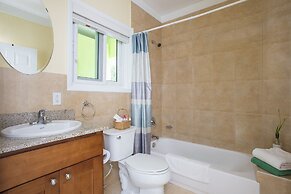 Sir Charles Guest House