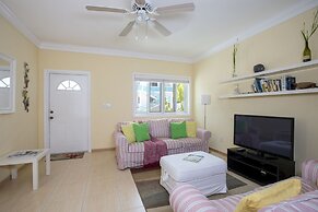 Sir Charles Guest House