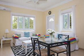 Sir Charles Guest House