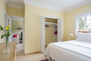 Sir Charles Guest House