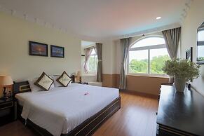 Boulevard Hotel
