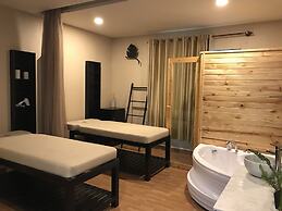 Boulevard Hotel