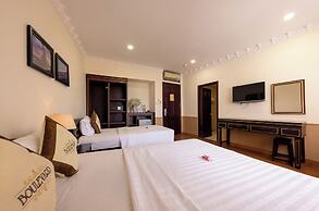 Boulevard Hotel