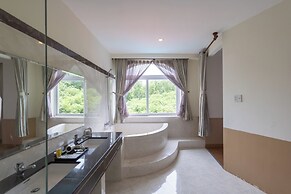 Boulevard Hotel