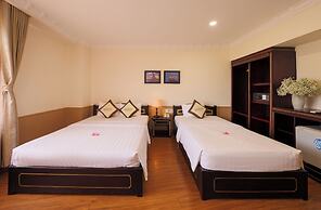 Boulevard Hotel