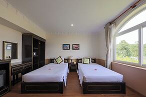Boulevard Hotel