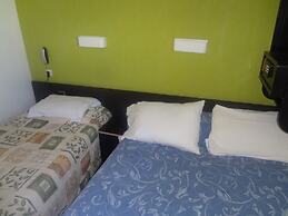 Rev'Hotel Coignières