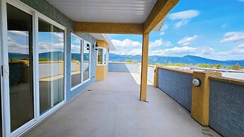 Misty Mountain Inn and Suites