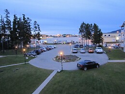 Misty Mountain Inn and Suites