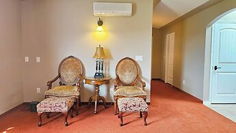 Misty Mountain Inn and Suites