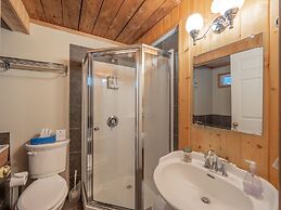 The Tree House Cottage