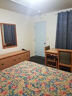 Traveller's Choice Motel