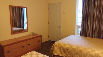 Traveller's Choice Motel