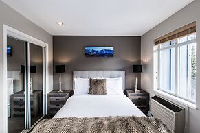 Whistler Blackcomb VR at Town Plaza