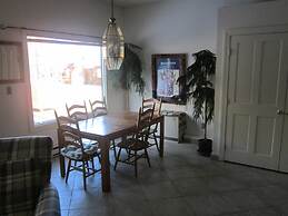 Dodgeton Creek Inn