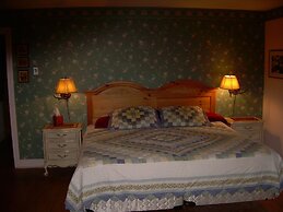 Dodgeton Creek Inn