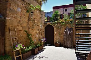 S. Nikolis Historic Boutique Hotel