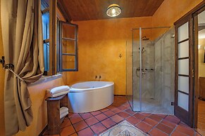 S. Nikolis Historic Boutique Hotel