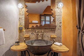 S. Nikolis Historic Boutique Hotel