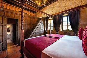 S. Nikolis Historic Boutique Hotel