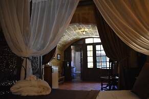 S. Nikolis Historic Boutique Hotel