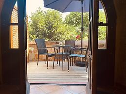 S. Nikolis Historic Boutique Hotel