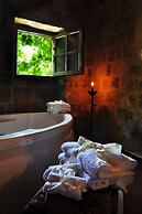 S. Nikolis Historic Boutique Hotel