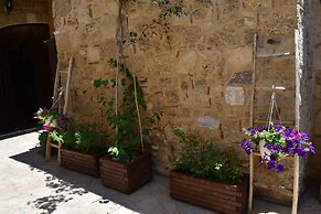 S. Nikolis Historic Boutique Hotel