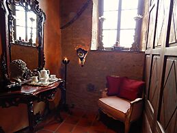 S. Nikolis Historic Boutique Hotel