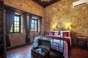S. Nikolis Historic Boutique Hotel