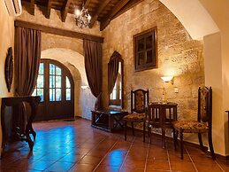 S. Nikolis Historic Boutique Hotel